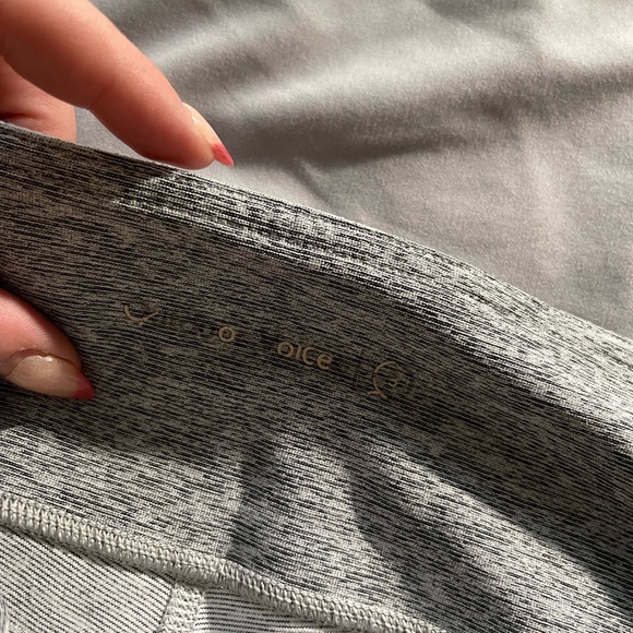 Outdoor Voices bra and legging SET in gray (dove) - size small - Picture 5 of 6